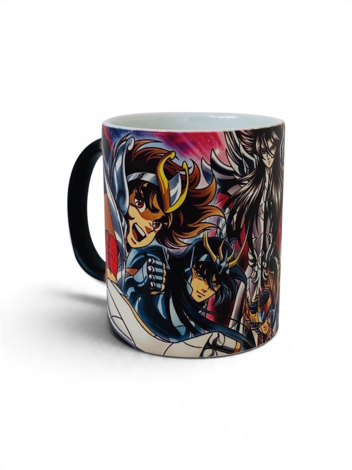Taza mágica de cerámica negra mate de 325 ml que revela diseño personalizado con sublimación al contacto con líquido caliente.