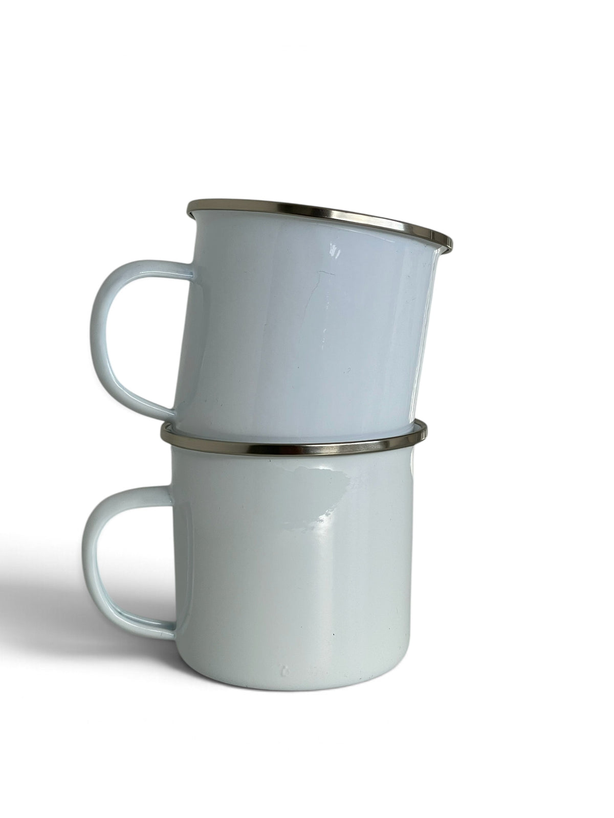 Taza de peltre esmaltada de 290 ml con borde metálico plateado personalizada mediante sublimación en Toluca y Metepec.