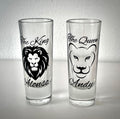 vasos tequileros de cristal de 40 ml personalizados con vinil adhesivo y nombres personalizados.